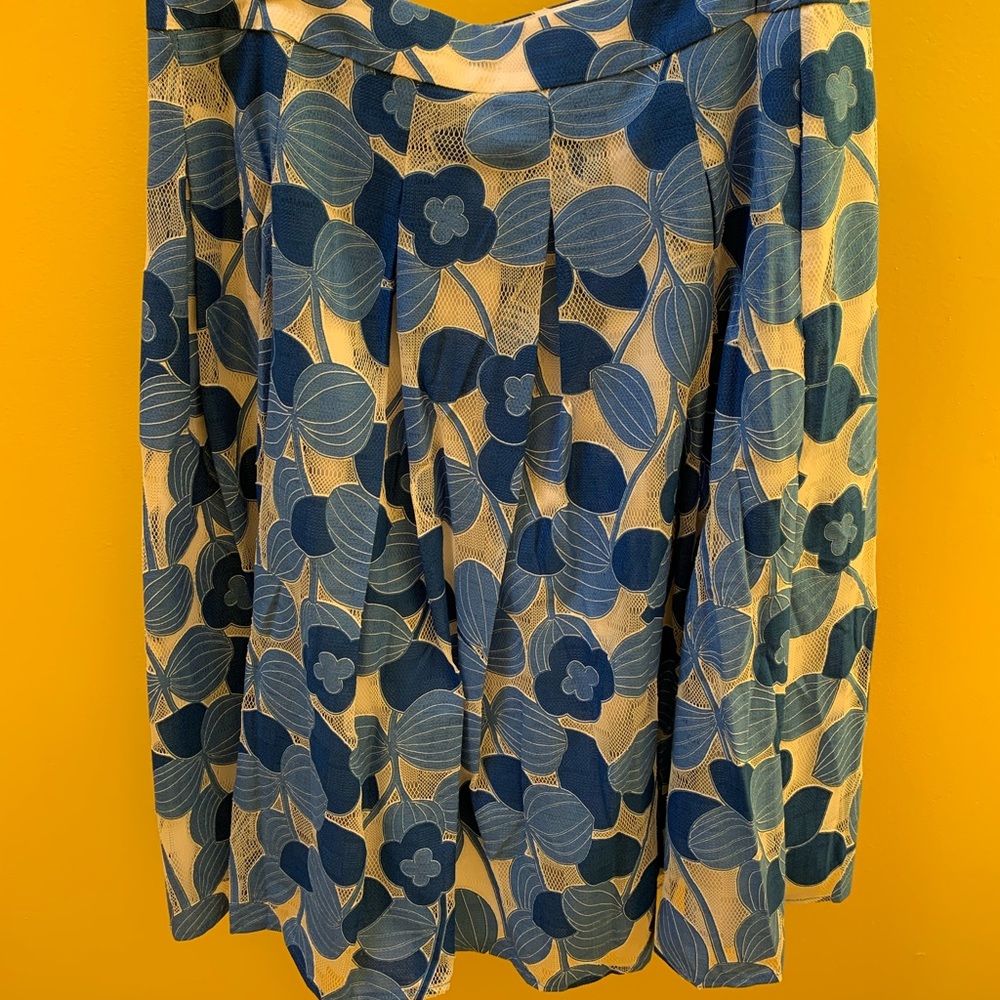 Floral skirt delicate